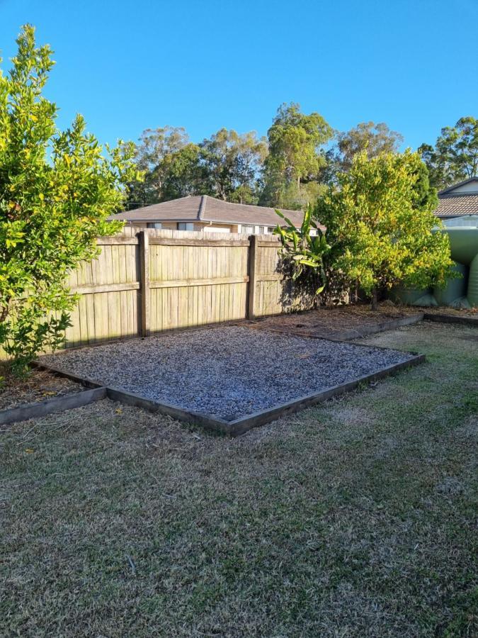 Blk Stays Guest House Deluxe Units Morayfield 外观 照片